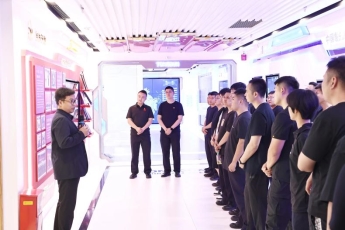 同盾科技与北京市公安局丰台分局团委座谈交流，共探AI+反欺诈新路径