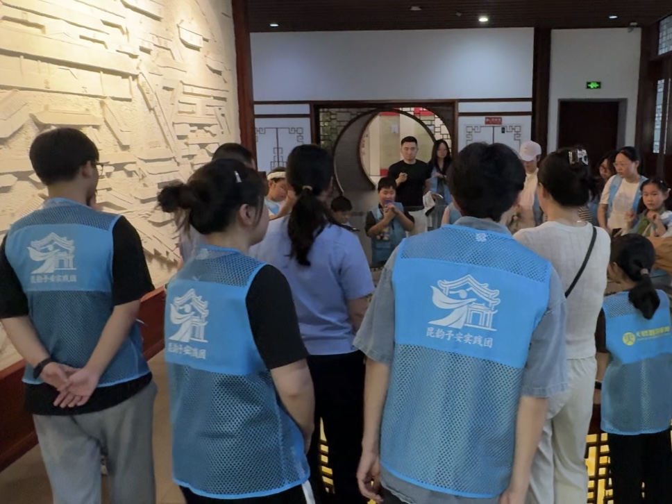 南通大学杏林学院昆韵予安实践团开展“寻迹名贤风骨，赓续泰州文脉”主题实践活动