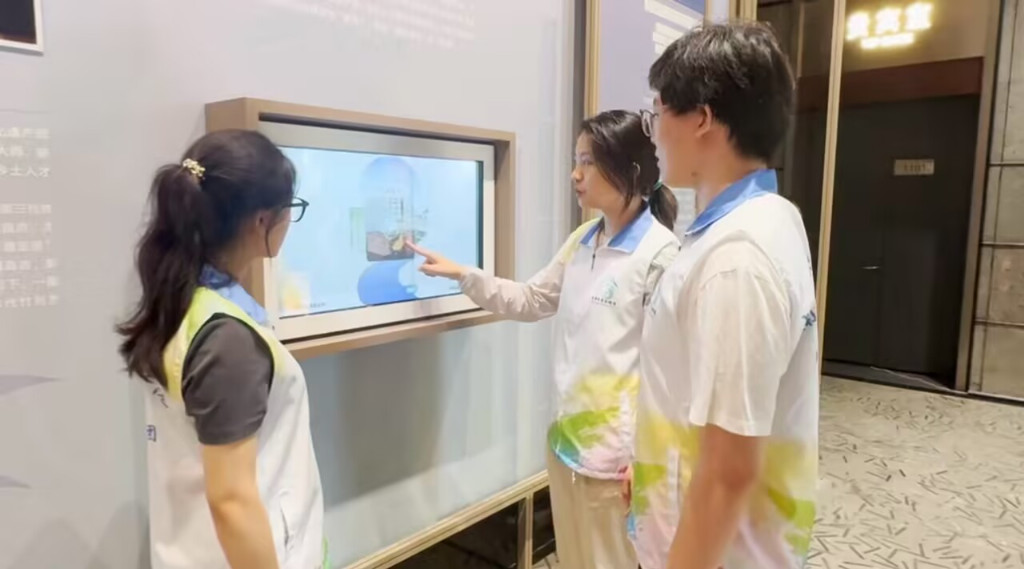 南通大学杏林学院姜海之星实践团开展“锡韵匠心传非遗，青春聚力悟文脉”主题实践活动