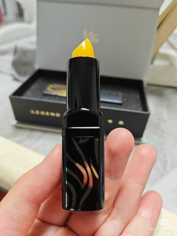 Z世代爱上老国货，传奇今生凭什么成为这届年轻人的“心头好”？