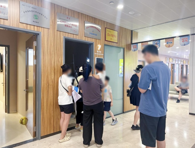开学季孩子视力下降怎么办？济南普瑞眼科张立贵院长支招：近视防控第一课查什么、防什么