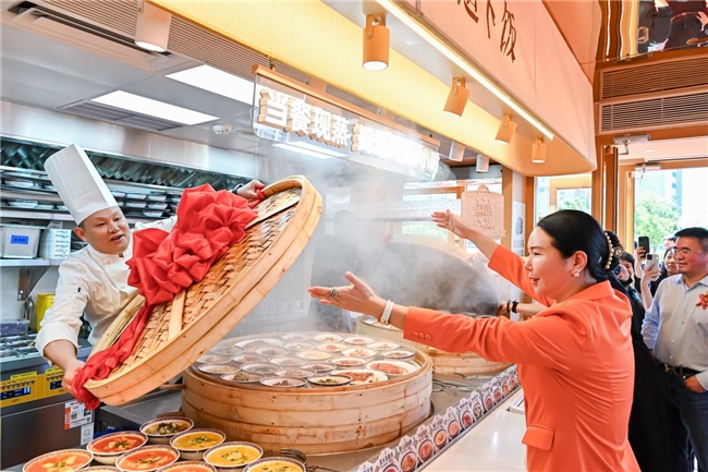 鱼你在一起7.0北京启幕:一条鱼之外,揭笼小碗菜自选模式