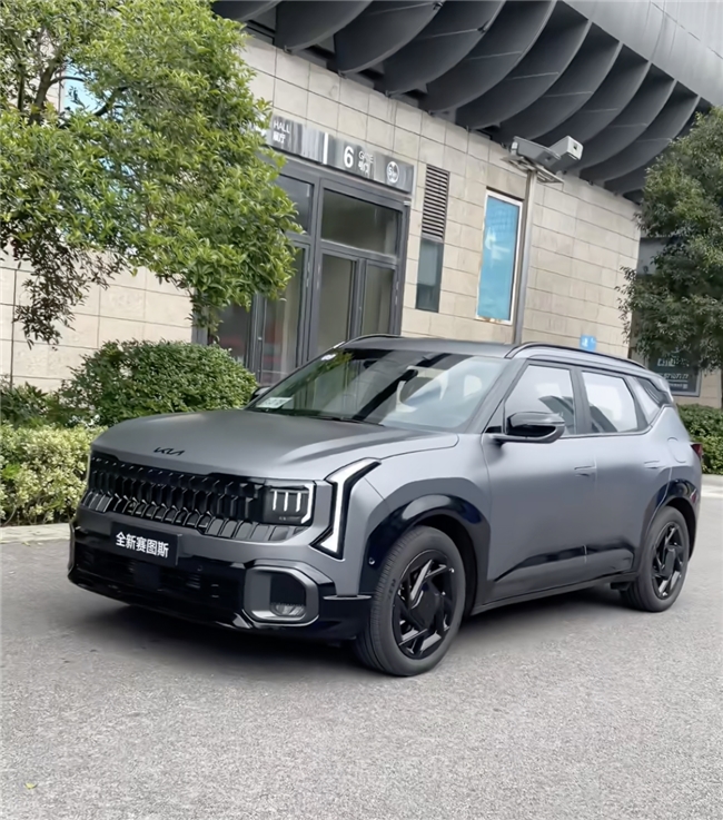 试驾起亚全新赛图斯,一口价7.99万起,国庆出行全场景适配